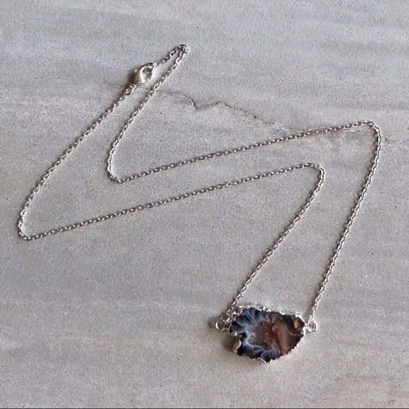 ❗️LAST❗️Silver Druzy Geode Crystal Necklace - Picture 4 of 8